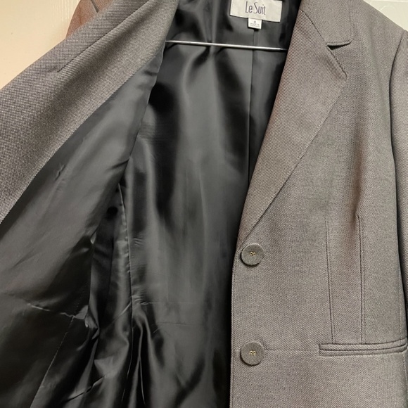 Suite - Picture 7 of 7